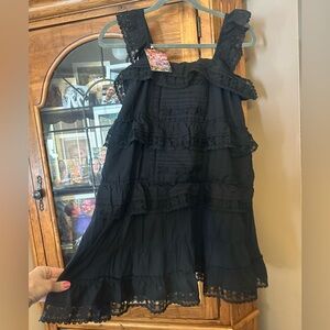 NEW NWT GORGEOUS Black Medium Lace Tiered Ruffled Dress. Lined